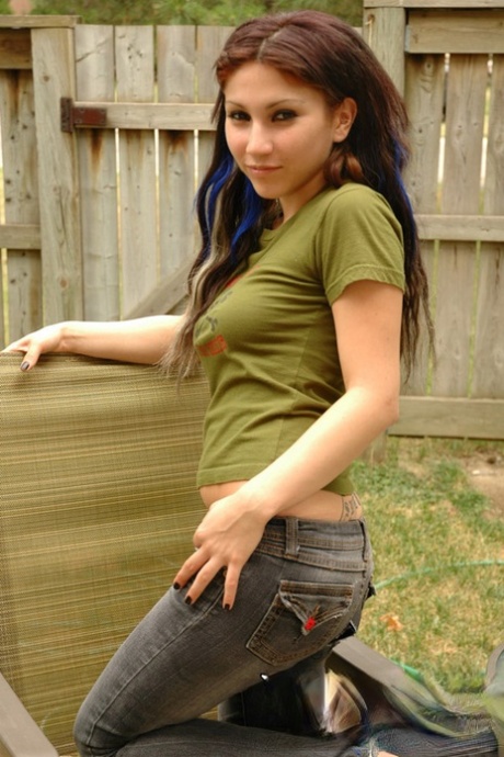Sweet petite amateur Angel drops her pants outdoors to show her hot tiny ass