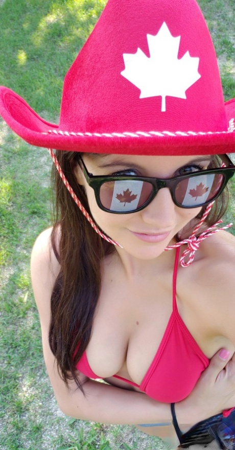 Teen amateur Andi Land takes nude and non-nude self shots