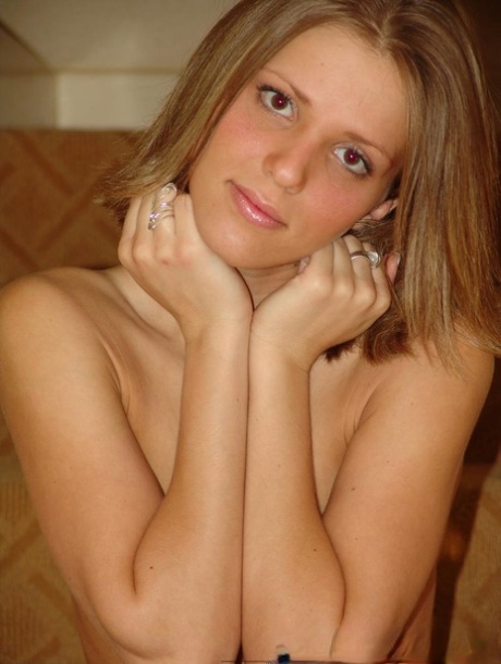 Teen amateur Karen touts her tight ass in black lingerie and thong