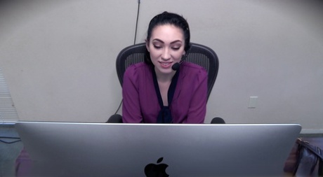 Aria Alexander is atelemarketer by day and kinky lesbian by night