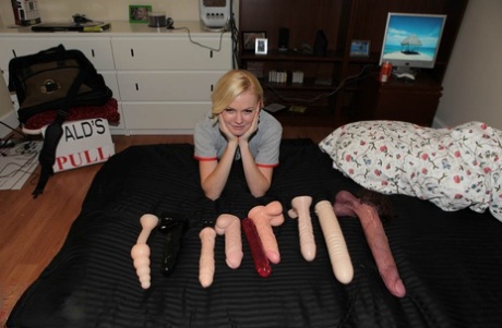 Cute blonde teen with tiny tits is into hardcore ass fucking