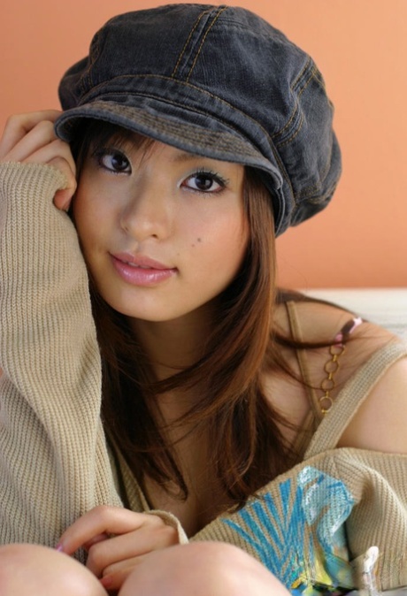 Seductive asian teen with tiny tits Hikaru Koto stripping off her clothes