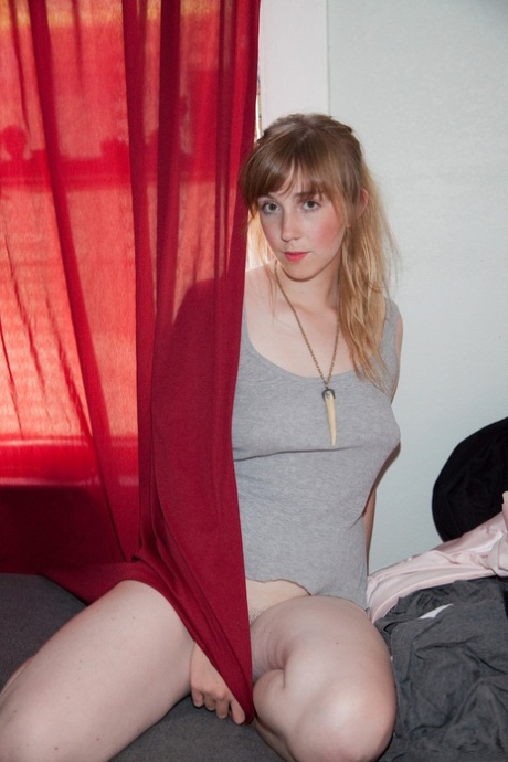 Teen girlfriend Erin Marie Hogan exposes her boobs and adorable ass