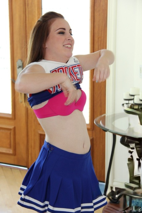 Brunette teen cheerleader Jessie Parker showers and gets hardcore slammed