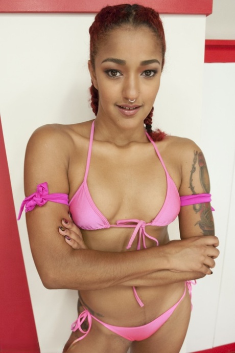 Ultimate Surrender performed by Daisy Ducati, Izamar Gutierrez Sex Photos