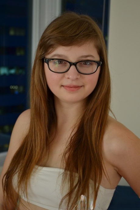 Nerdy teen with nice juggs Lilah Demaray reveals sexy nipples and masturbates