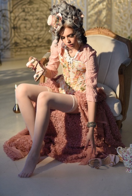 Russian beauty Lily Sands gets rid of her hot dress & poses naked