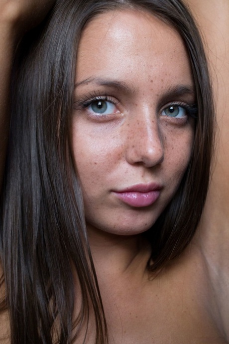Youthful beauty Nensi B flaunting her beautiful naked body & her sweet breasts
