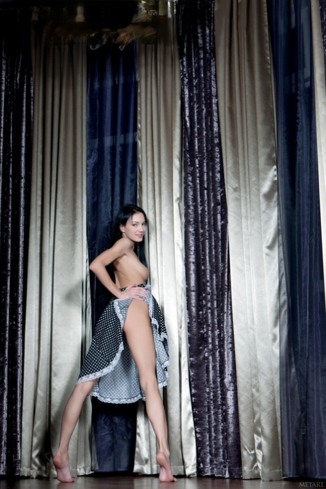 Met Art performed by Loreen A Naked Photos