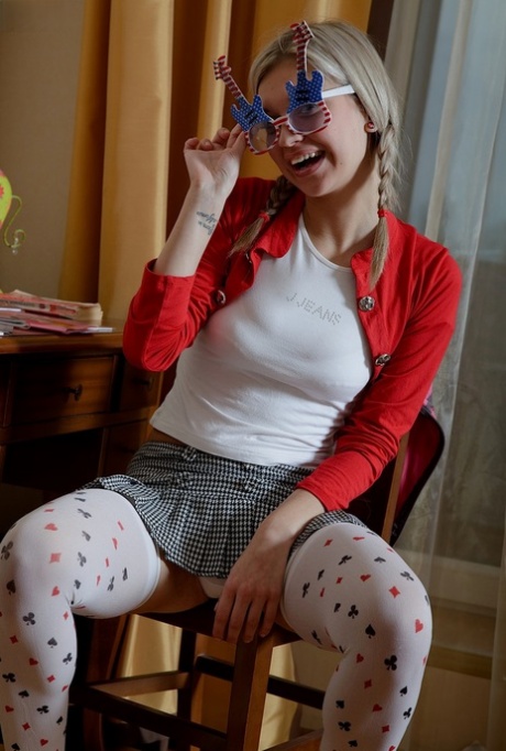 Charming amateur teen Tatianna inserts a toy into her pussy and big booty