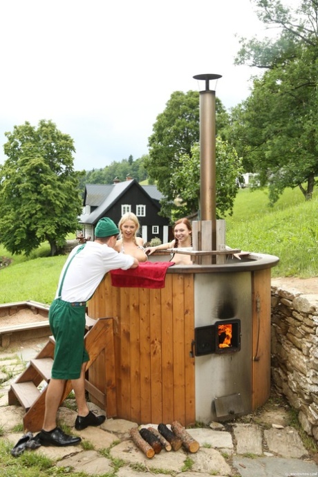 Austrian countryside girls Morgan R & Karol Lilien fuck in an outdoor 3some