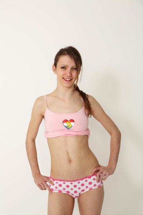 Club Seventeen performed by Beatrix Glower Nude XXX