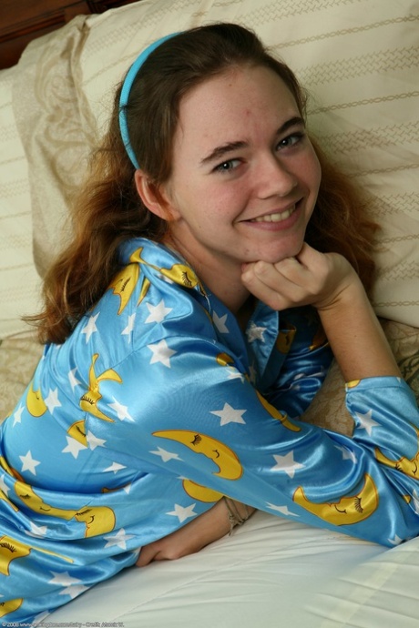 Adorable amateur babe Sarah undresses and toys her super furry cunt