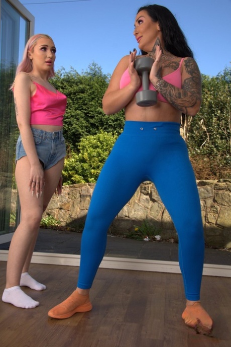Inked stepmom Ella Bella strips teen Kitty Marie & toys her pussy
